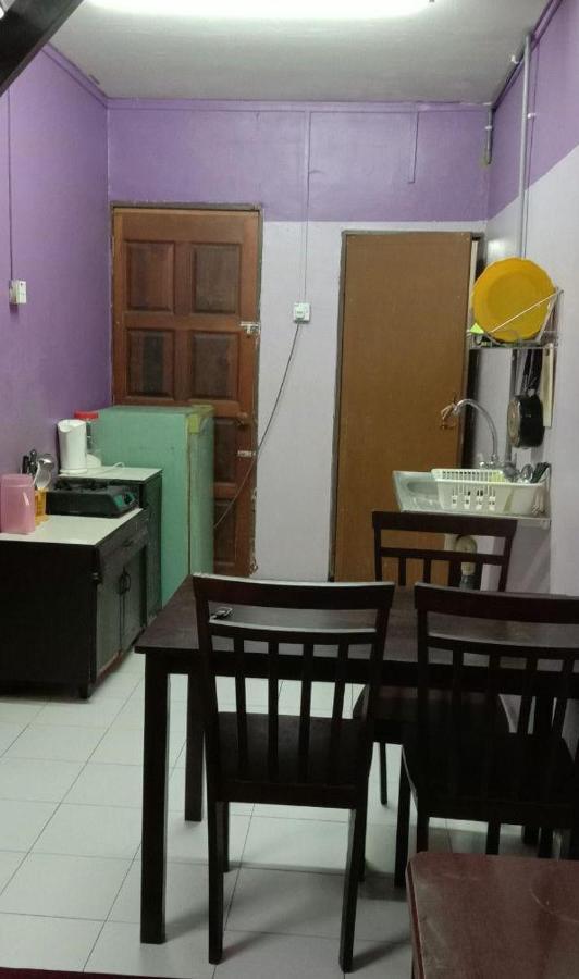 קואנטאן Bajet Homestay - Low Cost Houses מראה חיצוני תמונה